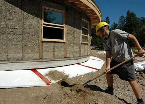 Утепление фундамента и отмостки