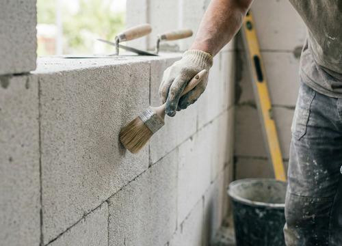 Ремонт и шпатлевка стен из газосиликата: отличие от кирпичных