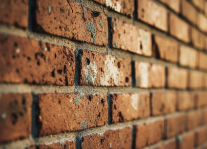 Старый добрый кирпич: почему он снова в тренде и где его стоит использовать